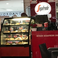 Photo taken at Segafredo zanetti Espresso by 💎 bravoo 💎 on 12/6/2019