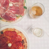 Foto tirada no(a) Sempre Pizza e Vino por Ilona K. em 12/11/2016