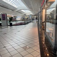 รูปภาพถ่ายที่ The Mall at Fairfield Commons โดย Tony S. เมื่อ 12/27/2023