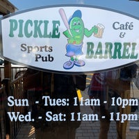 รูปภาพถ่ายที่ Pickle Barrel Cafe &amp;amp; Sports Pub - Milledgeville โดย Thomas K. เมื่อ 5/16/2021