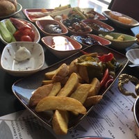 Das Foto wurde bei Yuba Cafe&amp;amp;Restoran, Patisserie von Fatih am 10/24/2021 aufgenommen