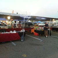 Photo prise au Qualcomm Stadium Swap Meet par Steve V. le11/14/2013