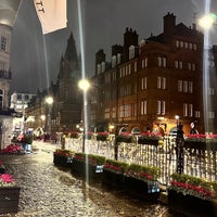 Foto diambil di London Marriott Hotel Grosvenor Square oleh Lawyer ⚖️ Salman pada 12/13/2023
