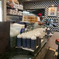 8/29/2022에 Amy L.님이 Tom&amp;#39;s Restaurant에서 찍은 사진