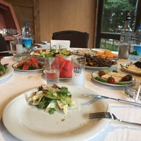 Photo taken at Kadaifcioğlu Restaurant by Fatih on 5/4/2023
