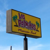 Foto scattata a Palmitos Mexican Eatery da Joe il 12/15/2014