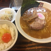 Photo taken at 煮干しらーめん 玉五郎 東京新宿店 by かとぅー on 6/18/2017