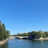 Photo taken at Pont d&amp;#39;Arcole by Hattan on 7/15/2022