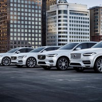2/1/2018 tarihinde Volvo Cars of Manhattanziyaretçi tarafından Volvo Cars of Manhattan'de çekilen fotoğraf