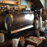 Foto tirada no(a) The Palace Coffee Company por Monroe B. em 5/31/2013