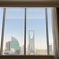 Das Foto wurde bei Courtyard by Marriott Riyadh Olaya von H🐪 am 5/4/2024 aufgenommen