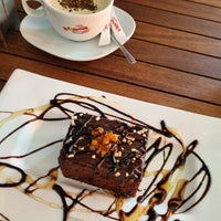 Photo taken at Cafe Brownie by Rukiye K. on 9/19/2022