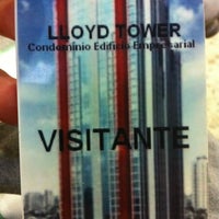 Photo taken at Edifício Empresarial Lloyd Tower by Thiago T. on 5/21/2013
