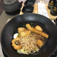 Foto tirada no(a) Miyako Sushi por Denis N. em 6/30/2018
