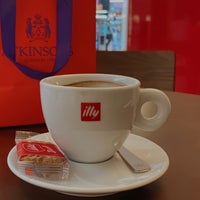 Photo taken at Espressamente illy Café by MOHAMMAD ALK on 5/27/2022