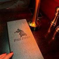 Photo prise au Pied Piper Bar &amp;amp; Grill par Somi A. le12/26/2023