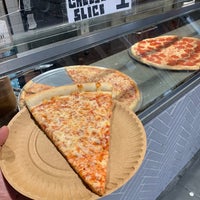 Photo prise au 2 Bros. Pizza par Nico A. le10/25/2022