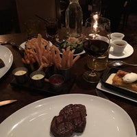 Foto scattata a Bourbon Steak da Sam S. il 11/17/2015