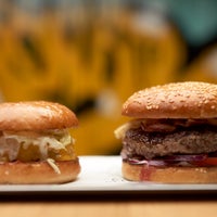 11/12/2019 tarihinde Burgos Premium Burger Barziyaretçi tarafından Burgos Premium Burger Bar'de çekilen fotoğraf