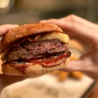 11/12/2019 tarihinde Burgos Premium Burger Barziyaretçi tarafından Burgos Premium Burger Bar'de çekilen fotoğraf