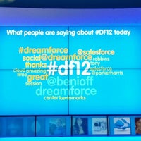 รูปภาพถ่ายที่ Dreamforce 2012 โดย Kevin M. เมื่อ 9/21/2012