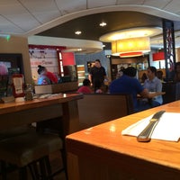 Photo taken at Pizza Hut by Hussam A. on 8/29/2016