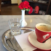 Photo taken at Julius Meinl Coffee House by Armand on 6/8/2016