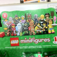 Photo taken at Toys&amp;quot;R&amp;quot;Us by Melinda L. on 10/3/2013