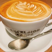 Photo taken at EXCELSIOR CAFFÉ by Kazu I. on 7/23/2023