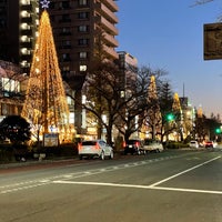 Photo taken at 大学通り by Kazu I. on 12/24/2022