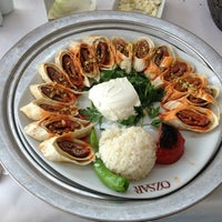 รูปภาพถ่ายที่ Özsar Restaurant โดย Ufuk Ş. เมื่อ 6/15/2013