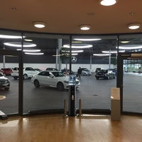 Foto diambil di Mercedes-Benz Kundencenter oleh Ray G. pada 5/19/2015