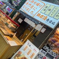 Photo taken at 鶏唐揚専賣店 by KENJI on 5/12/2022