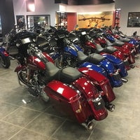 Das Foto wurde bei Riding High Harley-Davidson von Carlos G. am 10/25/2017 aufgenommen