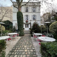 Photo taken at Hôtel Particulier Montmartre by Munny K. on 1/3/2023
