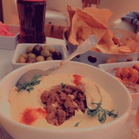 Снимок сделан в Al Wady Restaurant Libanais пользователем R ♉. 1/4/2022