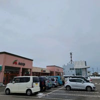 Photo taken at Aコープ つばた店 by ᛗᛁᚾᚲᚣ ᚣ. on 2/8/2022