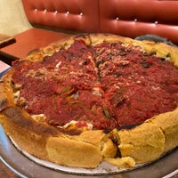 Снимок сделан в Bartoli&amp;#39;s Pizzeria пользователем Geoffrey K. 1/2/2022