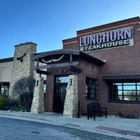 Photo taken at LongHorn Steakhouse by Fahad on 4/9/2024