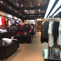 adidas park shopping fechou