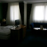 Das Foto wurde bei Upstalsboom Hotel Friedrichshain von Gemma T. am 4/26/2017 aufgenommen