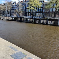 Foto diambil di Hermitage Amsterdam oleh Gemma T. pada 4/7/2024