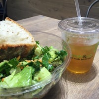 Photo taken at Fresh &amp;amp; Co by Patricia R. on 5/7/2016