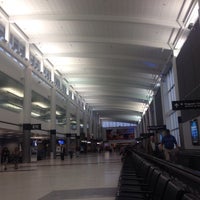 Photo taken at George Bush Intercontinental Airport (IAH) by Wen on 5/25/2016