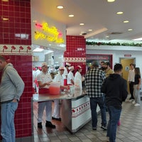 Photo taken at In-N-Out Burger by Joel V. on 12/30/2022