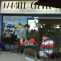 Das Foto wurde bei Hansell &amp;amp; Gretel Espresso and Breakfast Bar von Bob H. am 5/25/2013 aufgenommen