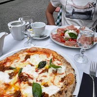 รูปภาพถ่ายที่ O&amp;#39;scià Pizzeria Napoletana โดย Ксения Я. เมื่อ 7/7/2022