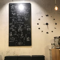 Foto tirada no(a) J Cafe Specialty Coffee por Abdulaziz em 9/18/2017