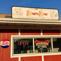 Photo taken at Diggity Dogs by Nick P. on 6/12/2017