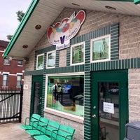 Photo taken at Morrie O&amp;#39;Malley&amp;#39;s Hot Dogs by Nick P. on 6/14/2018